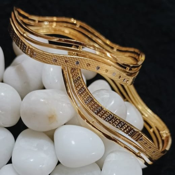 916 Gold Fancy Machine Cut Bangle by 