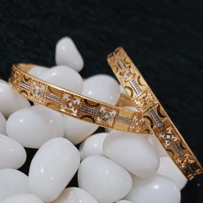 22K Gold Attractive Copper Kadli Bangles